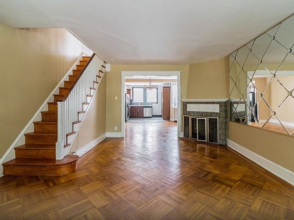 2nd image of 1814 Penfield St