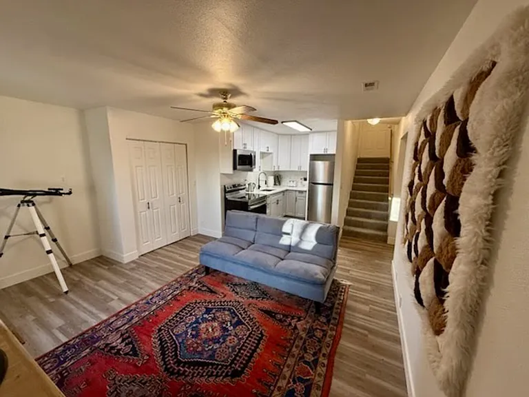 Hillside Cir — Photo 19
