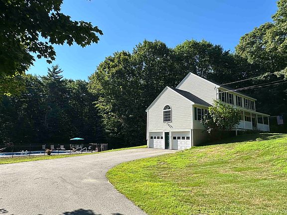 3rd image of 10 Durgin Road