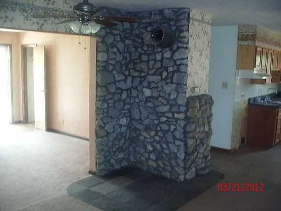 4th image of 601 S Lakeside Dr