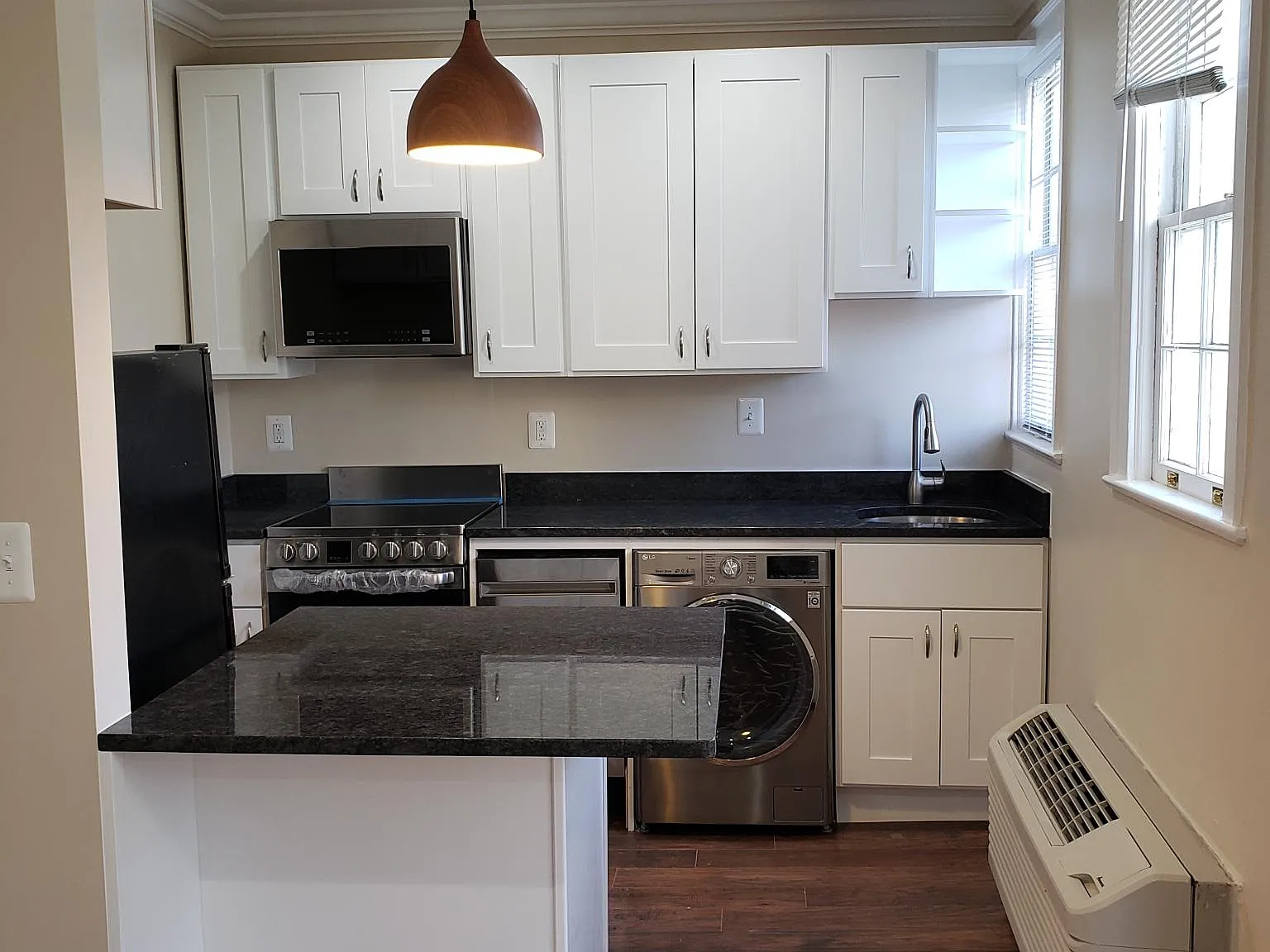 1 bed, 500 sqft, $2,190 — Photo 1