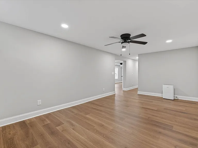 221 Clearview Dr — Photo 30