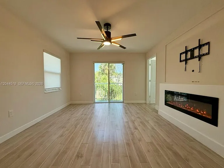 1035 NW 2nd Ave — Photo 19