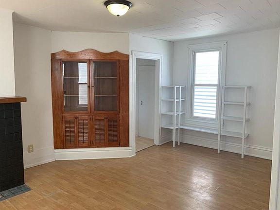 4th image of 1405 Beaver St