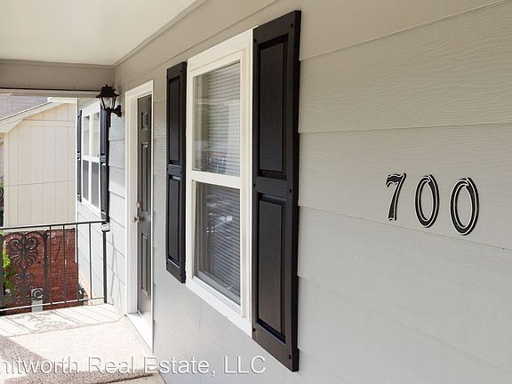 4th image of 700 33rd St E APT B