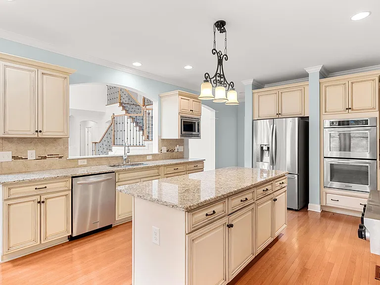 1610 Twin Square Way — Photo 14