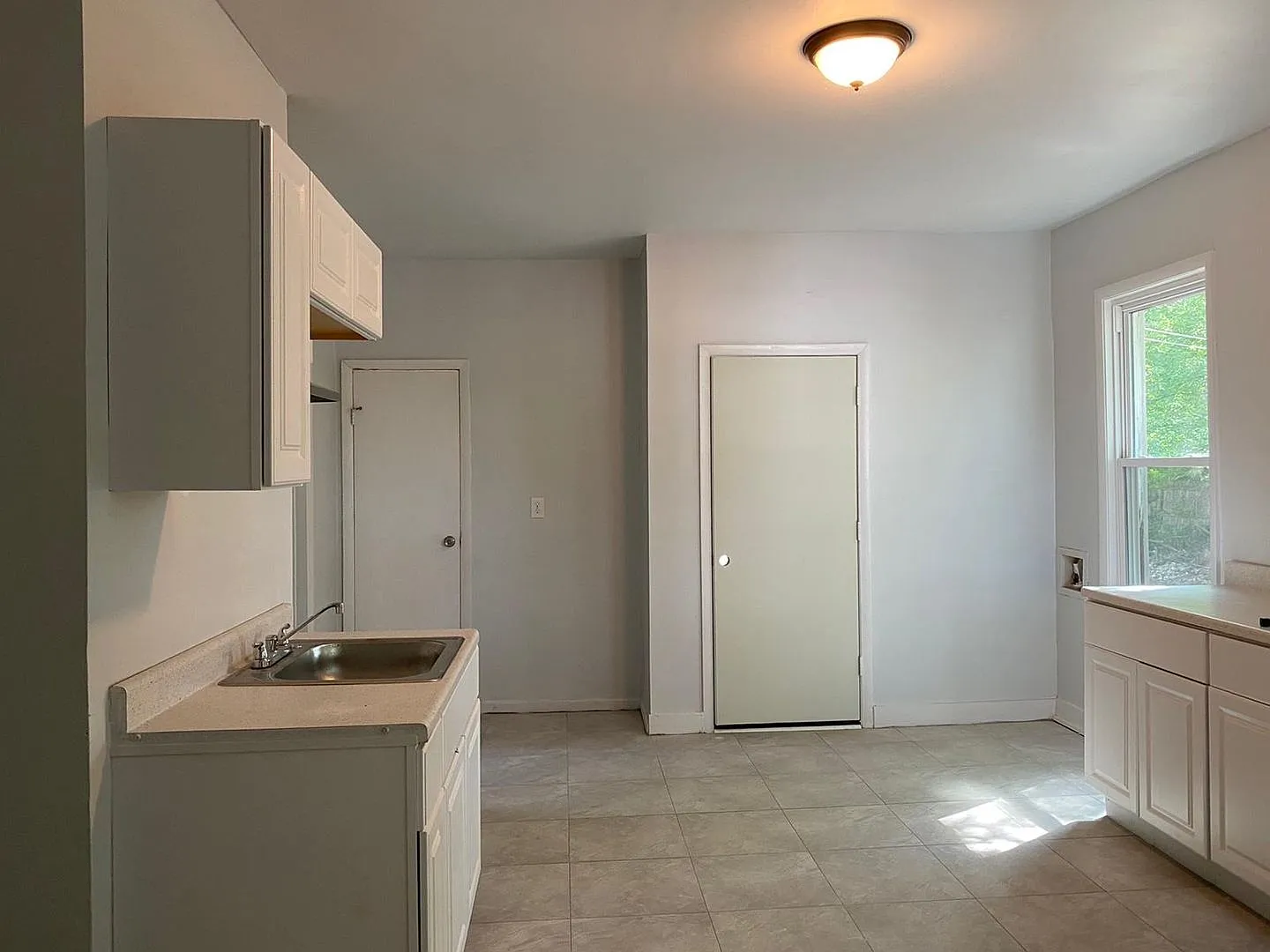 13 Hallock Street — Photo 2