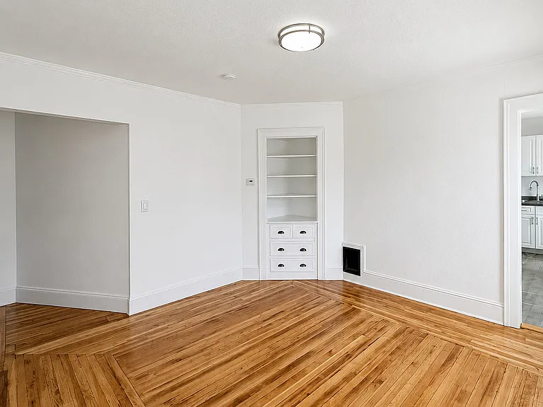 49 Henry St #3 — Photo 6