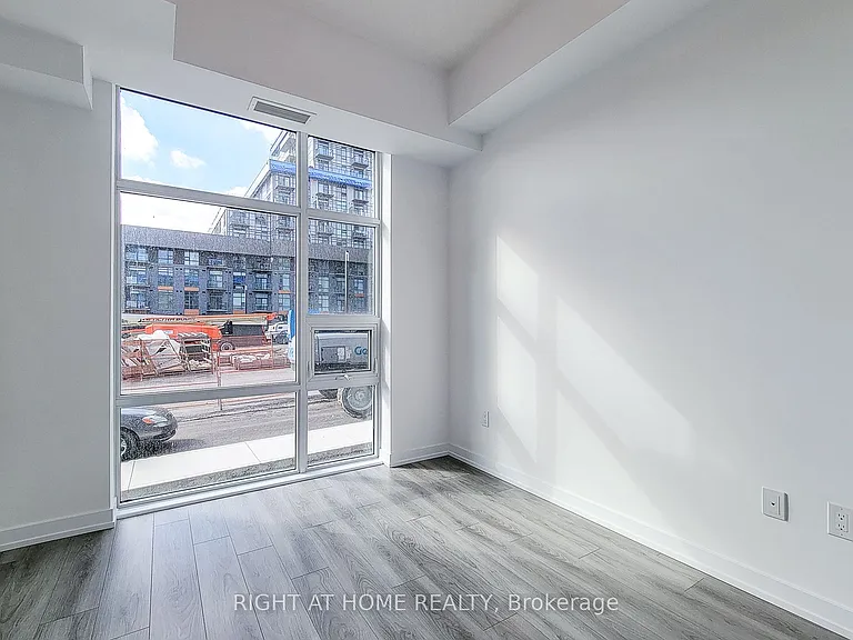 470 Dundas St E #112 — Photo 5