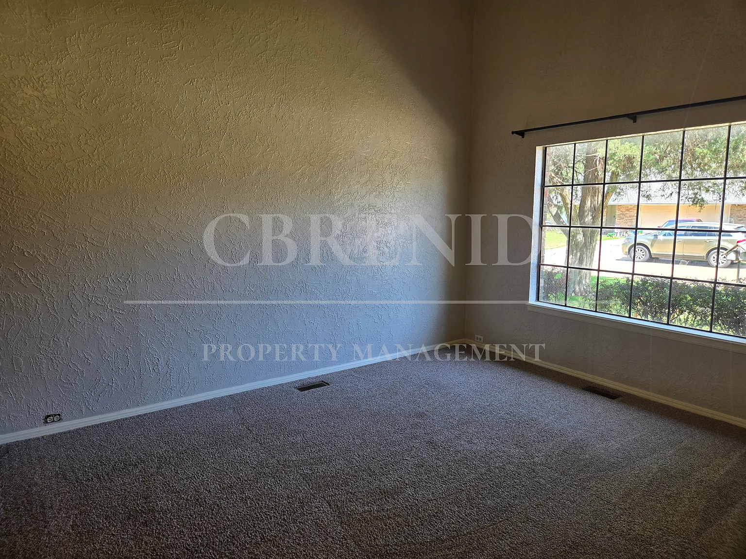 4 bed, 2.5 bath, 2204 sqft, $1,750 — Photo 4
