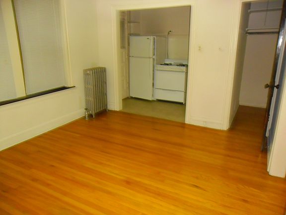 4th image of 5064 N Winchester Ave APT 1W
