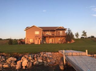 205 Lake Ridge Dr, Wentworth, SD 57075