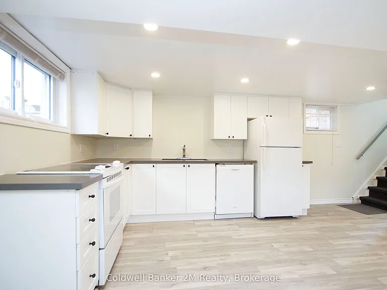 297 Admiral Rd — Photo 3