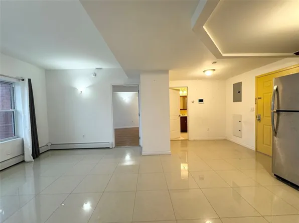 71-66 Parsons Boulevard image 4 of 14