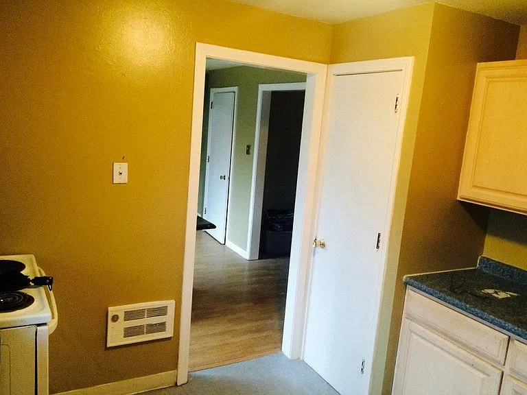 5 Surrey Ln — Photo 5