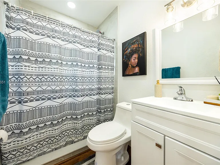 10050 SW 171st St — Photo 22