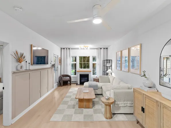 1369 56th St #109, Delta, BC V4L 2A6