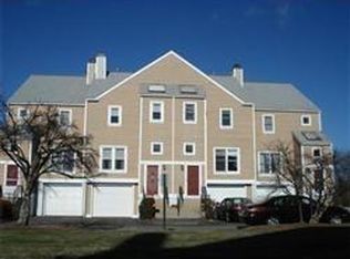 28 Camelot Dr #28, Worcester, MA 01602