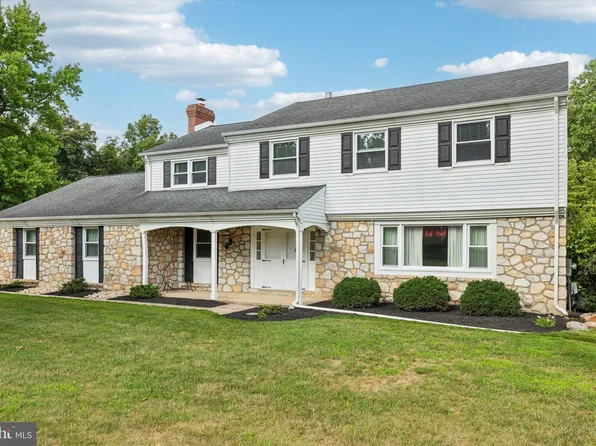 154 Buckshire Dr, Holland, PA 18966