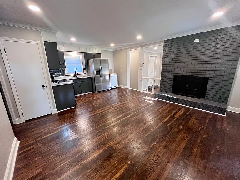 378 Badger Ln — Photo 2