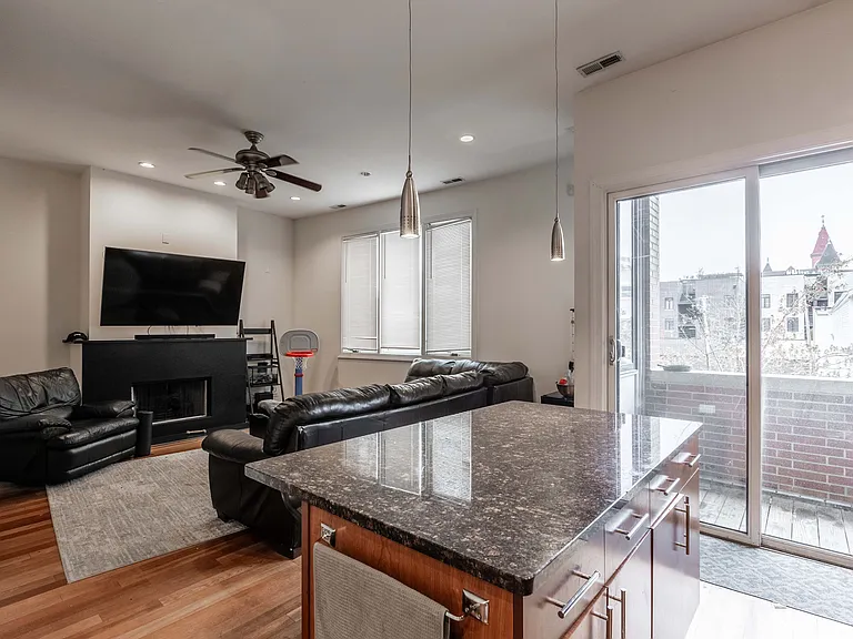 1355 W Augusta Blvd #201 — Photo 7