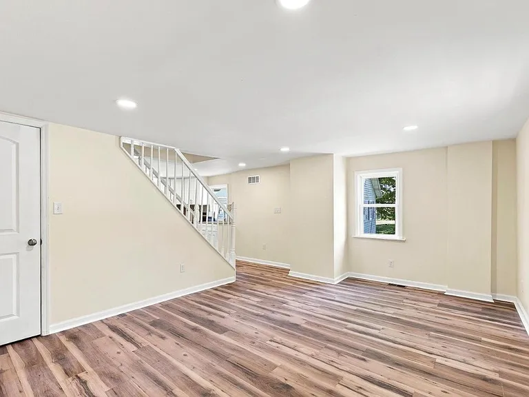 28 E Main St #1 — Photo 8