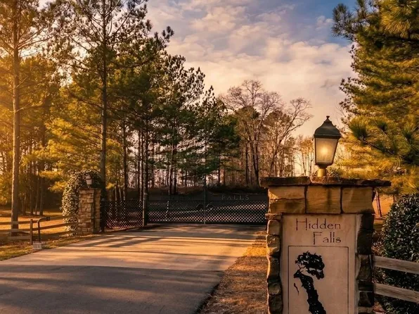 17 Randolph Cv, Jasper, AL 35503