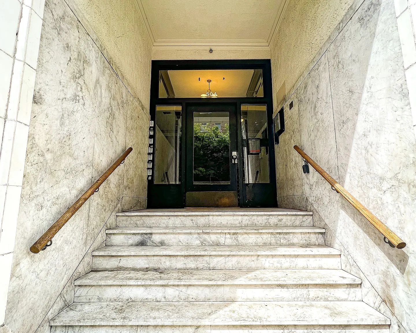 St Florence Apartments — Photo 4
