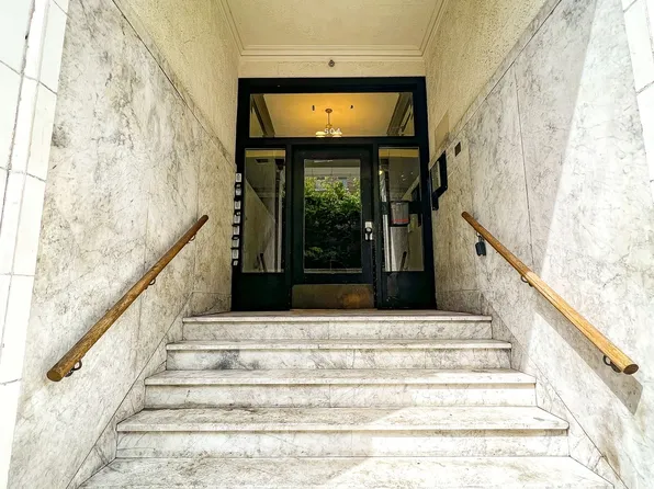 St Florence Apartments, 504 E Denny Way #206, Seattle, WA 98122