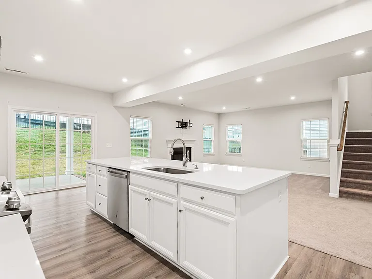 815 Dean Dr — Photo 23