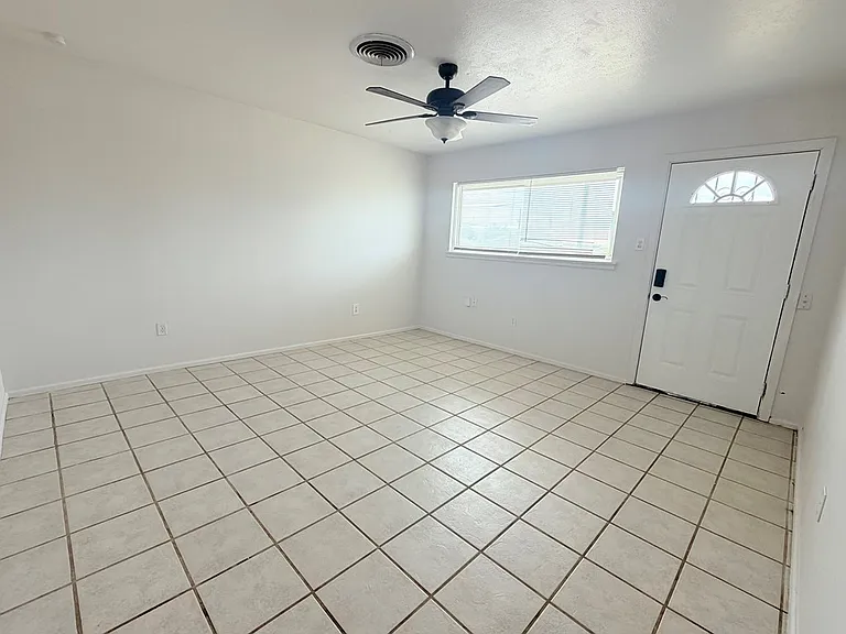 1804 Cord St — Photo 2