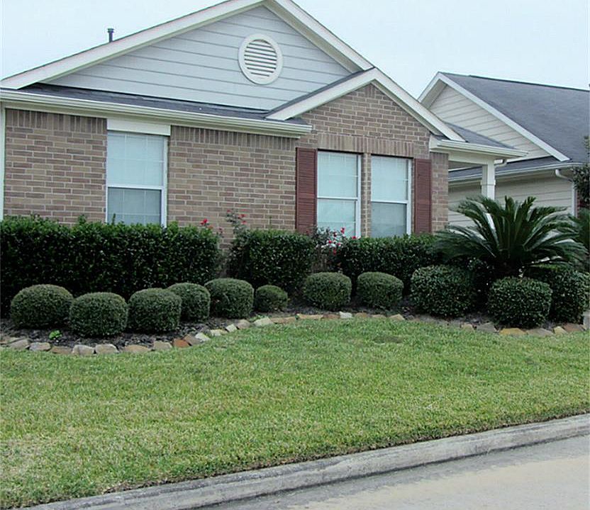 1st image of 20739 Settlers Lake Cir N