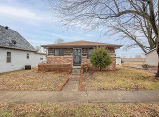 460 Evans Ave, Wood River, IL 62095