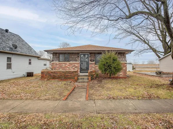 460 Evans Ave, Wood River, IL 62095