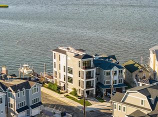233 W 17th St, Ocean City, NJ 08226