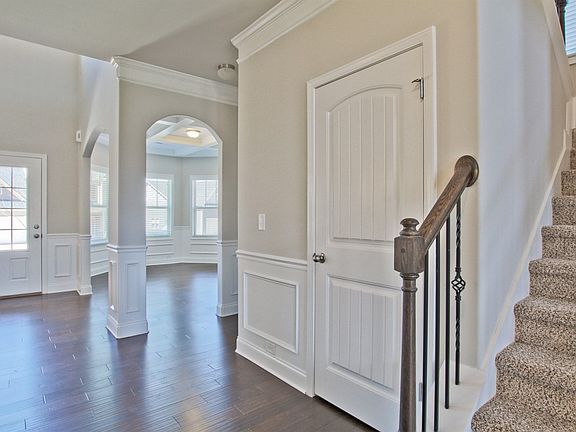 3rd image of 10 Winged Bourne Ct