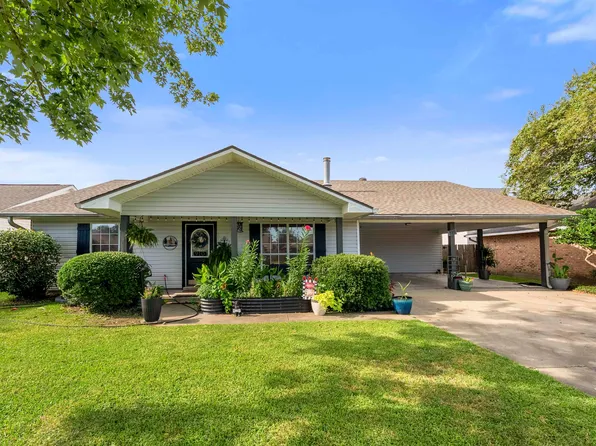 910 Aberdeen Dr, Lake Charles, LA 70605