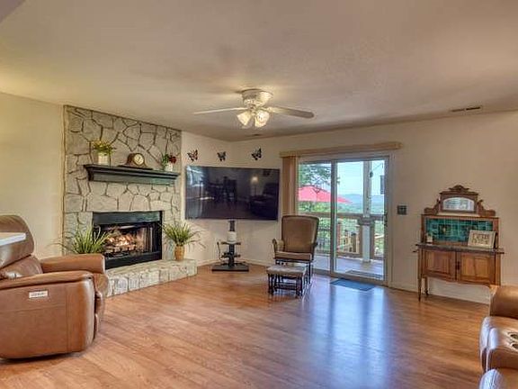 3rd image of 238 Ridge View Ln