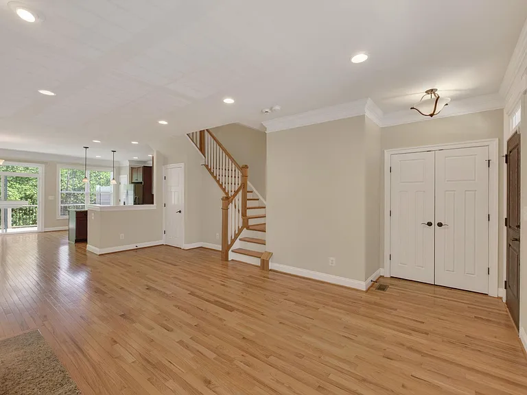 2942 Templehof Ct — Photo 10