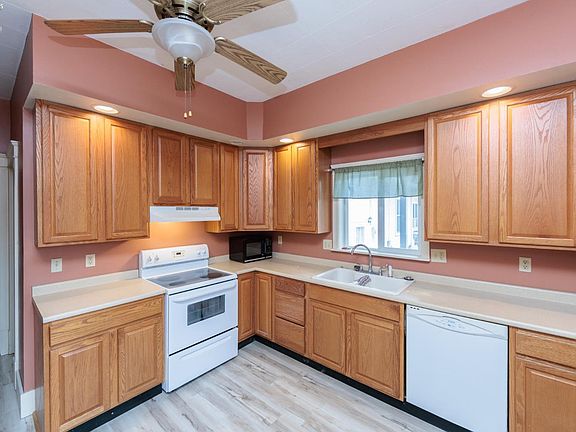 5th image of 714 W Jefferson St