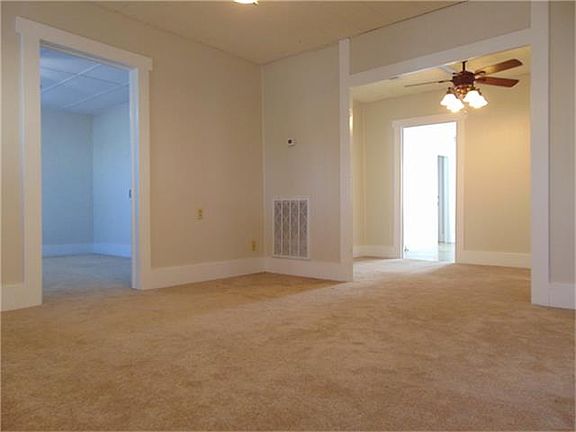 3rd image of 414 N Avenue C