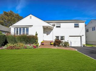 2059 Beverly Way, Merrick, NY 11566