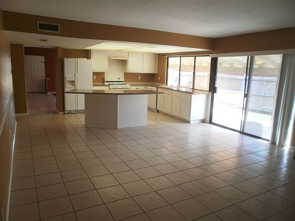 5th image of 3625 Dumas Trl