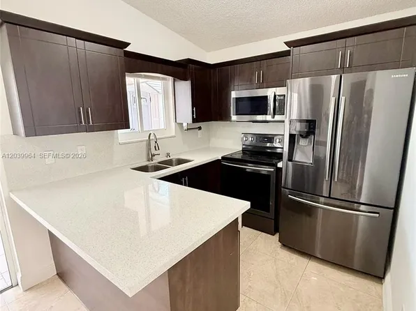 2854 W 75th Ter, Hialeah, FL 33018