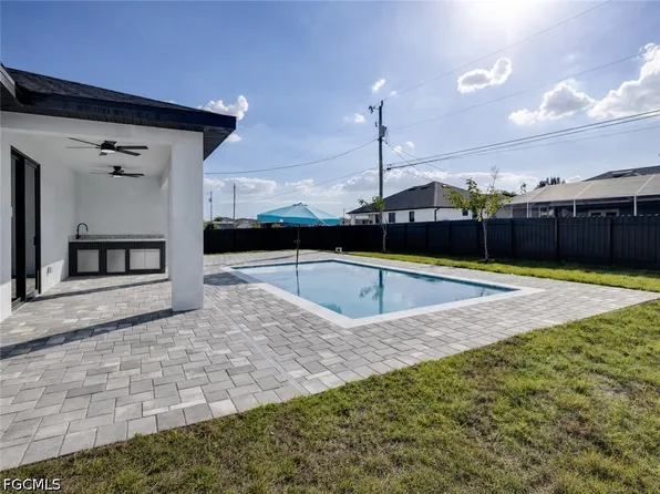 1810 NE 6th Pl, Cape Coral, FL 33909