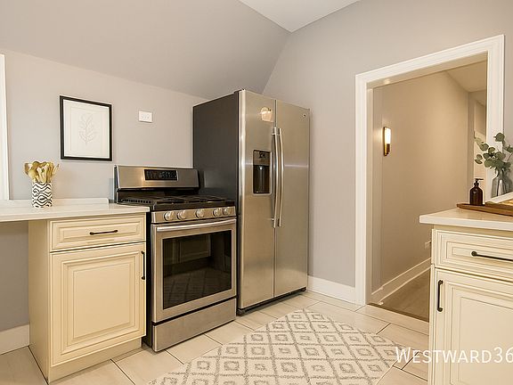4th image of 7527 S Stewart Ave #2