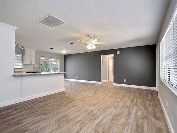 4th image of 7329 Brockbank Dr
