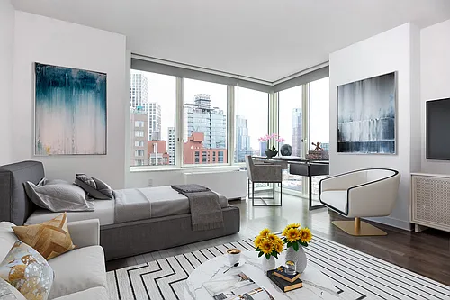 388 Bridge St #18D Photo 1