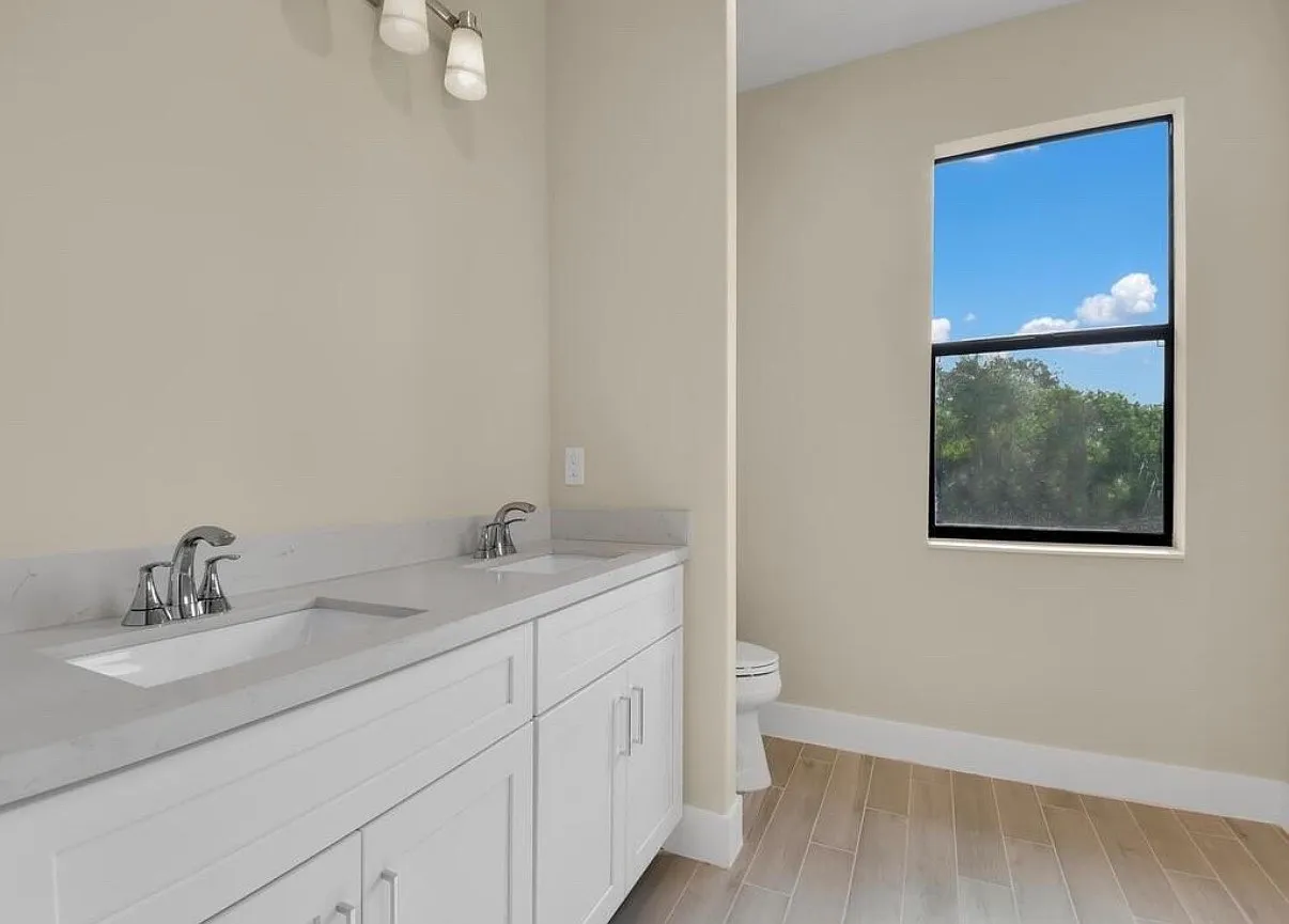 4 bed, 1871 sqft, $2,400 — Photo 4