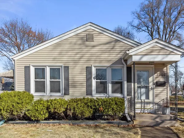 2200 Gillen STREET, Racine, WI 53403